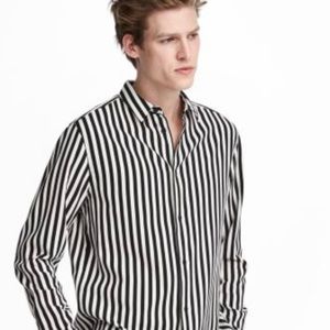 Casual Button-Up Pinstripe Black/White Shirt